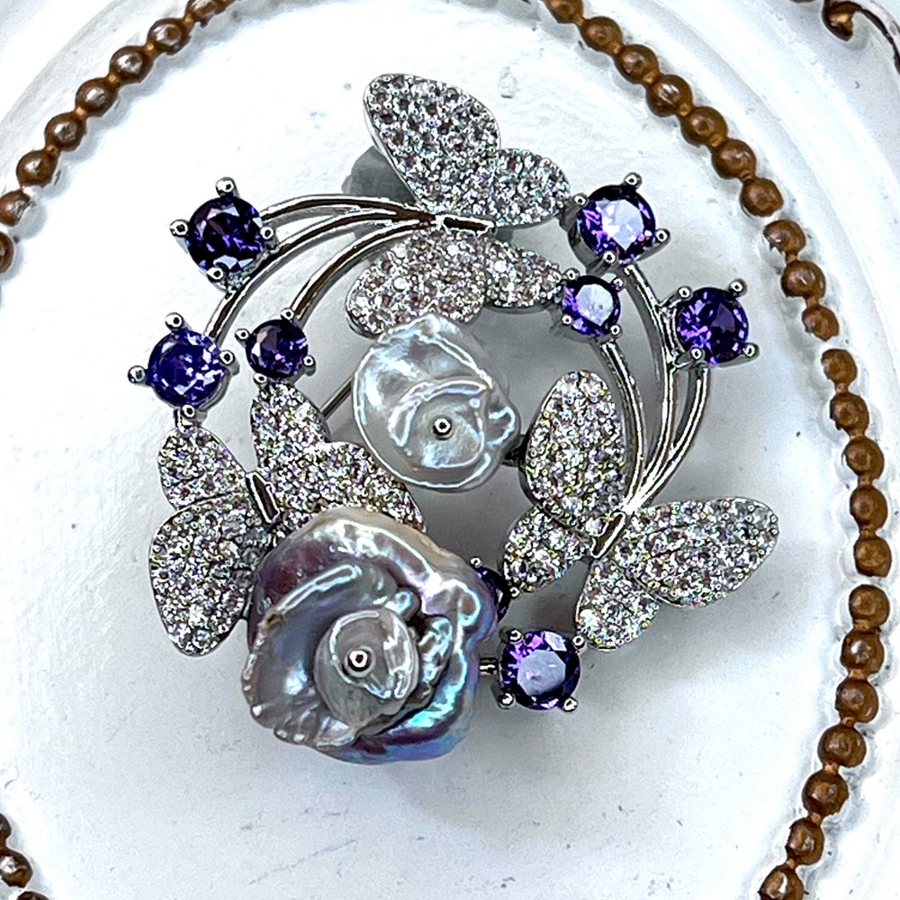 🔥 Handmade Freshwater Premium Lavender Keshi Flower 🌺 Crystal Brooch Pendant